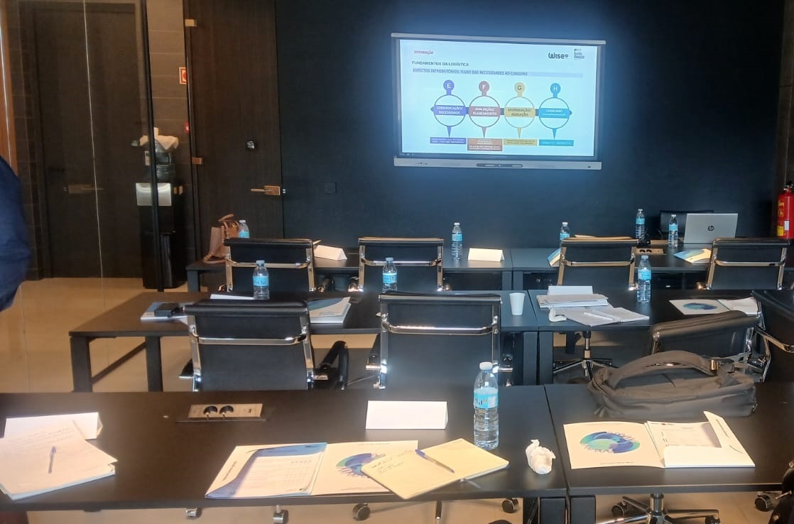 Salas de formação equipadas